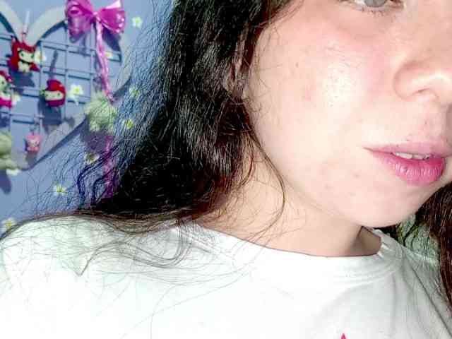 PetiteIvoryqueens webcam