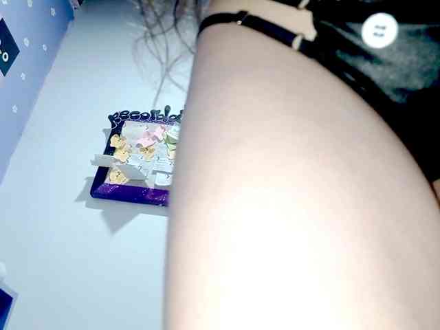 PetiteIvoryqueens webcam