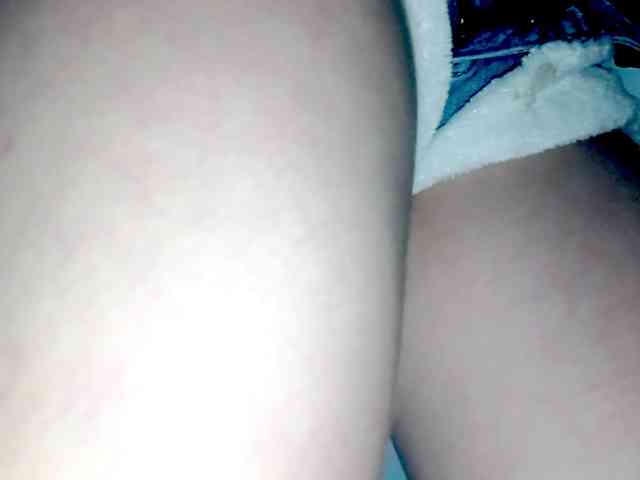 PetiteIvoryqueens webcam
