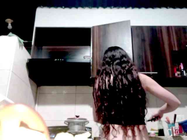 PetiteIvoryqueens webcam
