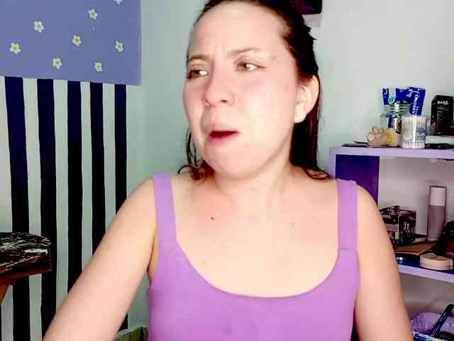 PetiteIvoryqueens webcam