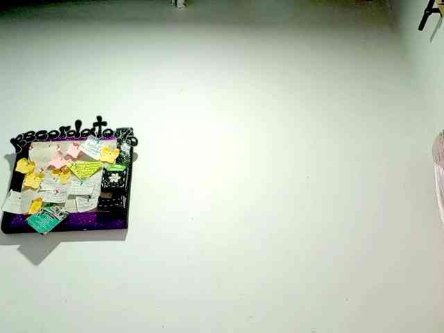 PetiteIvoryqueens webcam
