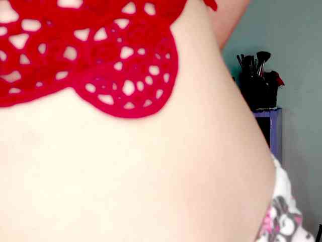 PetiteIvoryqueens webcam