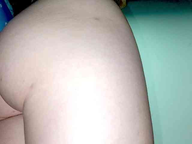 PetiteIvoryqueens webcam