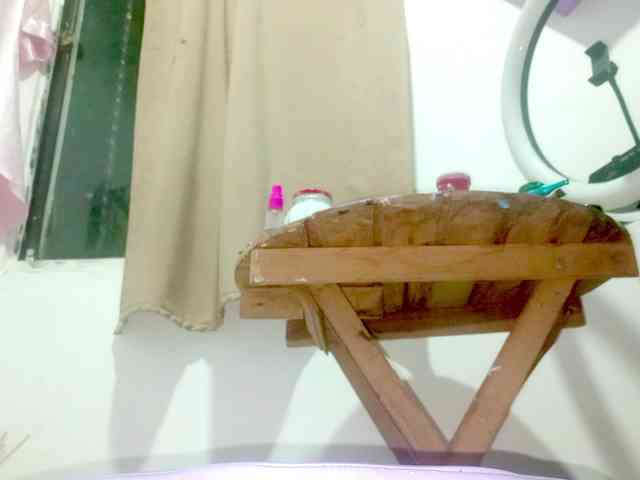 PetiteIvoryqueens webcam