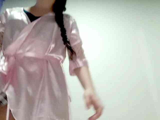PetiteIvoryqueens webcam