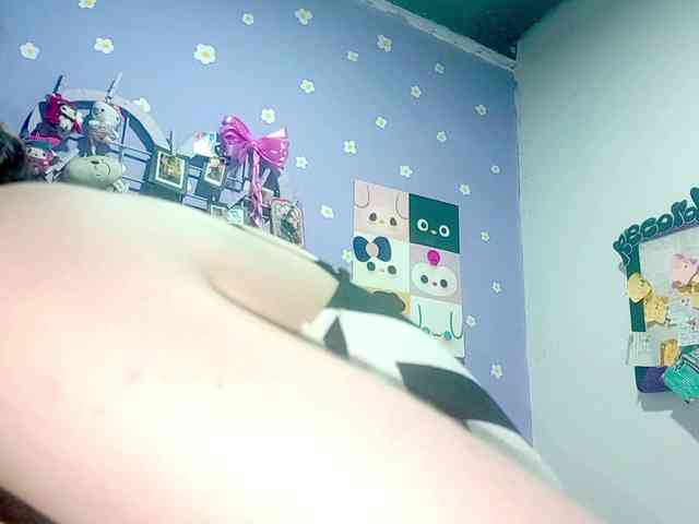 PetiteIvoryqueens webcam
