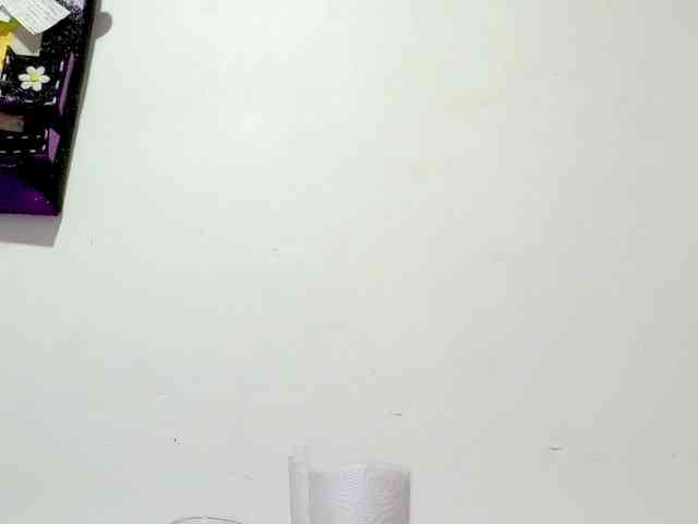 PetiteIvoryqueens webcam