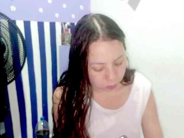 PetiteIvoryqueens webcam