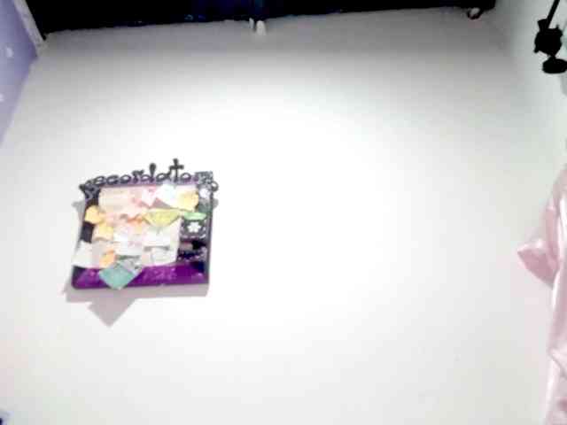 PetiteIvoryqueens webcam