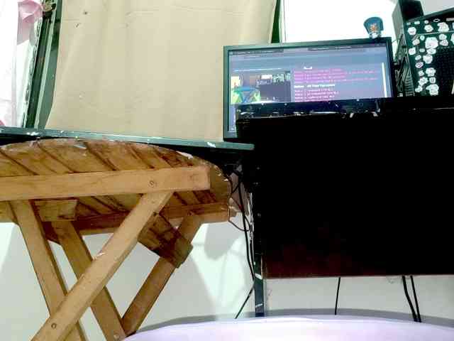 PetiteIvoryqueens webcam