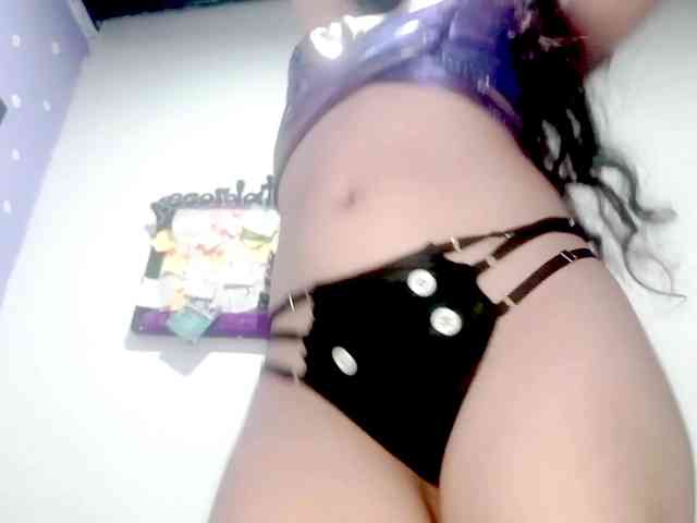PetiteIvoryqueens webcam