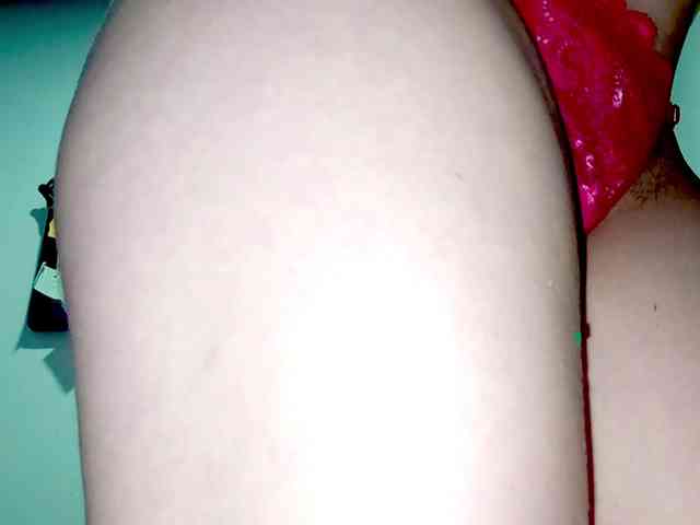 PetiteIvoryqueens webcam