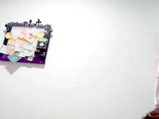 PetiteIvoryqueens webcam