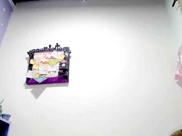 PetiteIvoryqueens webcam