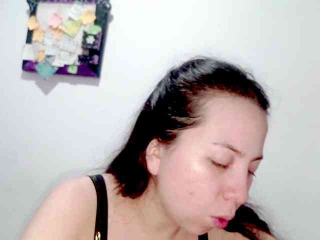 PetiteIvoryqueens webcam