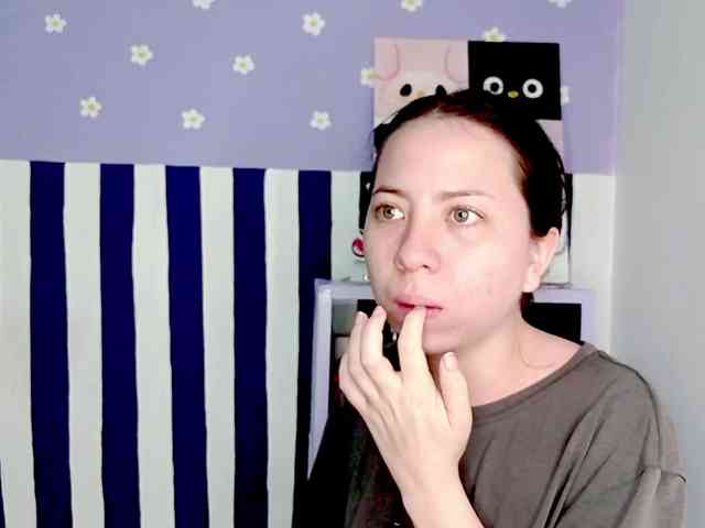 PetiteIvoryqueens webcam