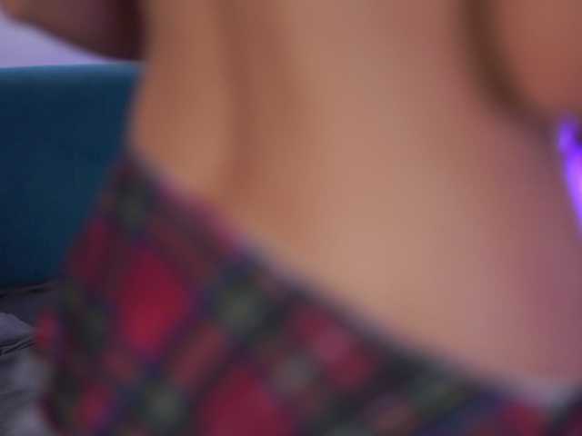 AishaBee live cam on BongaCams