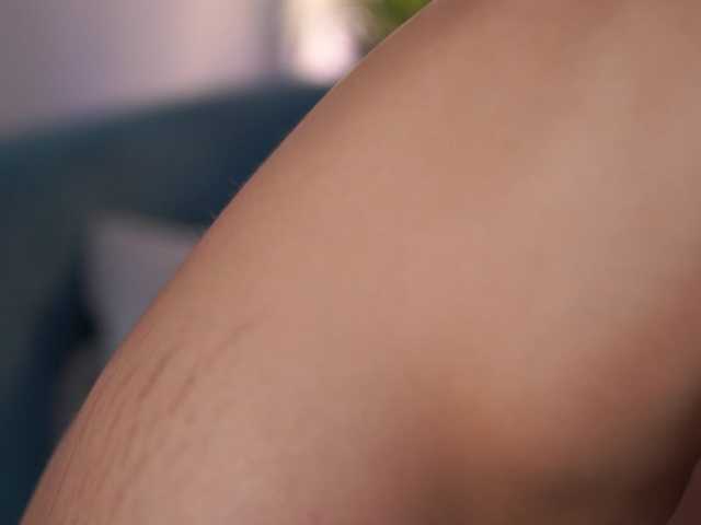 AishaBee live cam on BongaCams