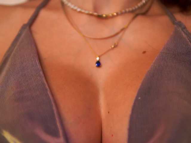 AishaBee live cam on BongaCams