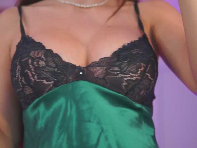 AishaBee live cam on BongaCams
