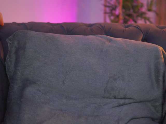 AishaBee live cam