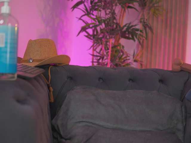 AishaBee live cam on BongaCams