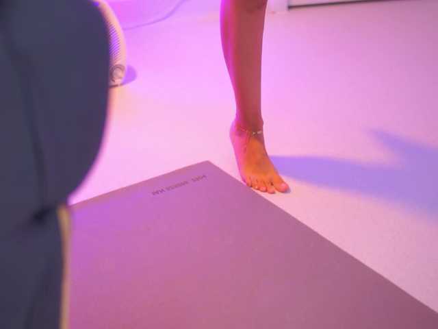 AishaBee webcam