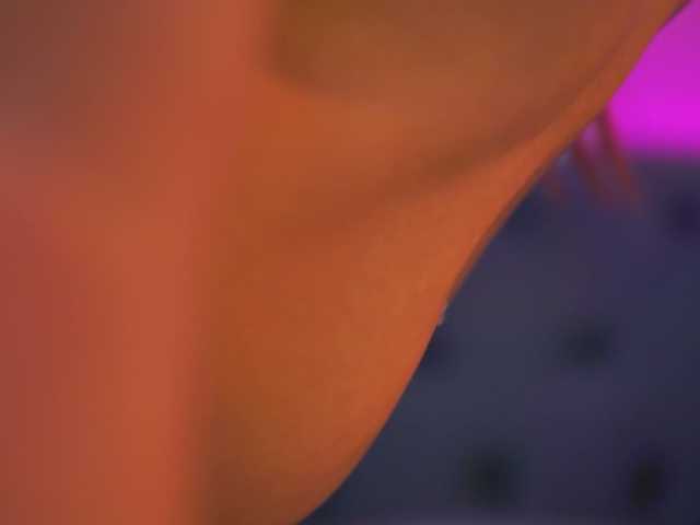 AishaBee's BongaCams show and profile