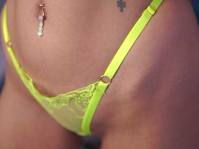 AishaBee live cam on BongaCams