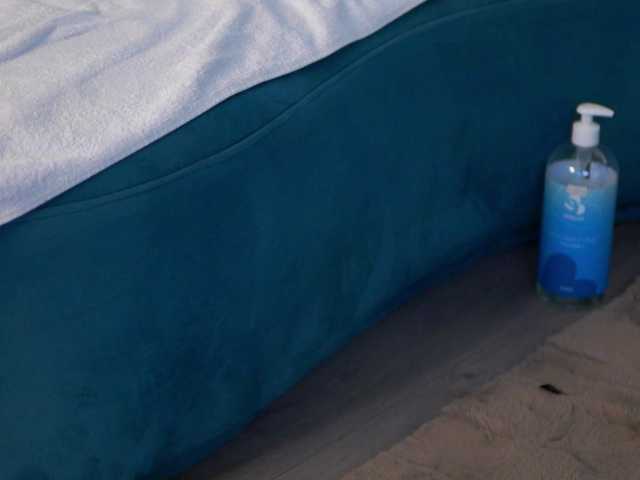 AishaBee live cam on BongaCams