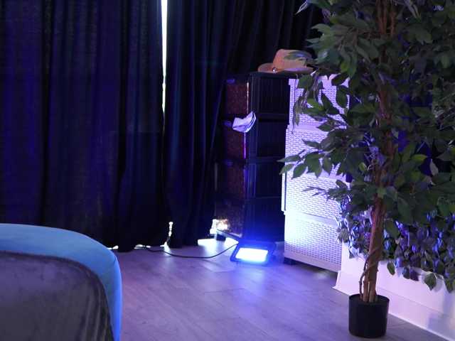 AishaBee live webcam show