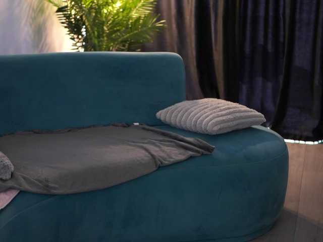 AishaBee webcam