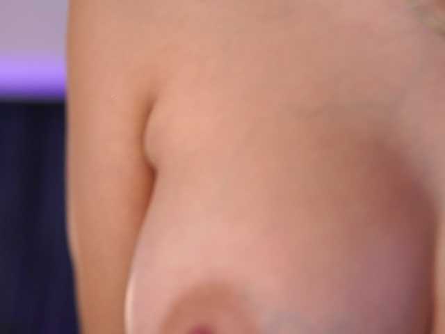 AishaBee live cam on BongaCams