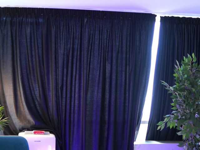 AishaBee webcam