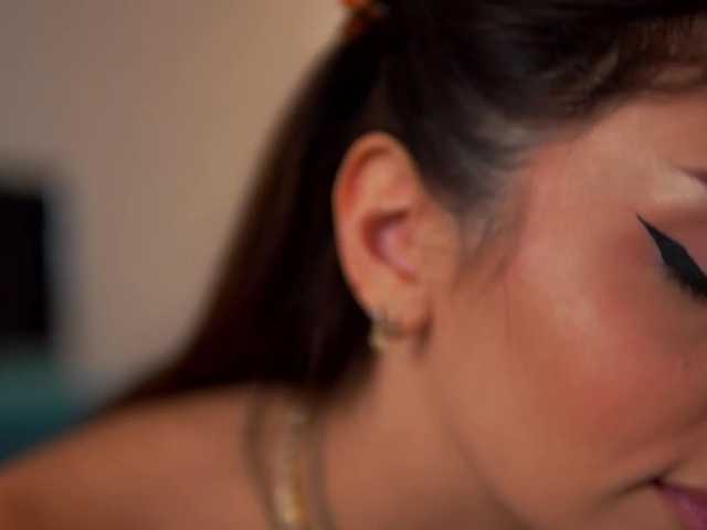 AishaBee live cam on BongaCams