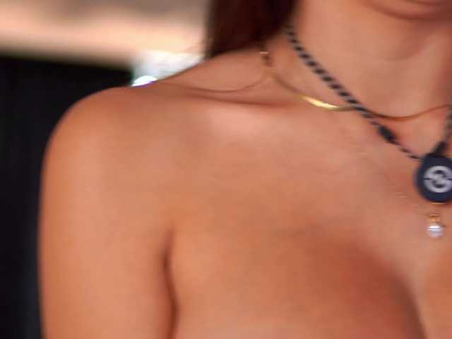 AishaBee live cam on BongaCams