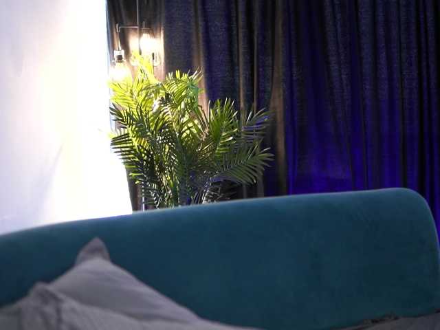 AishaBee webcam