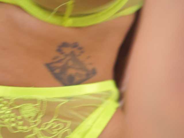AishaBee live cam on BongaCams