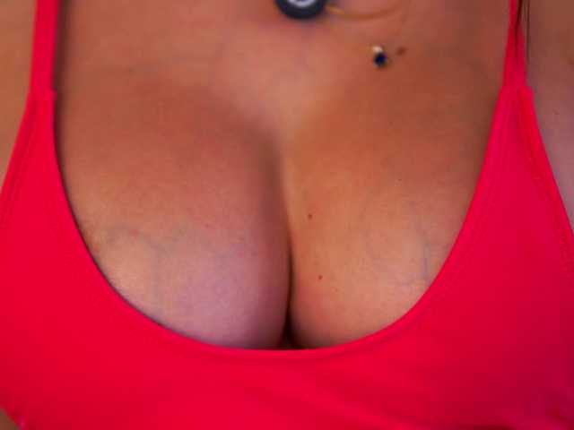 AishaBee live cam on BongaCams