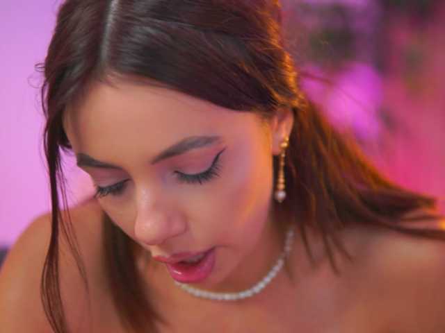AishaBee live cam on BongaCams