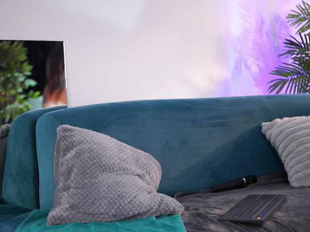 AishaBee webcam