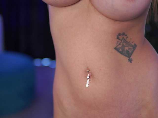 AishaBee live cam on BongaCams