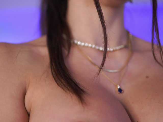 AishaBee live cam on BongaCams