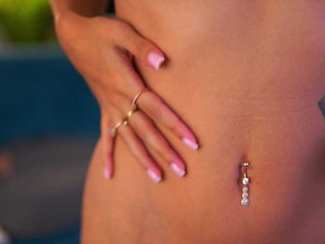 AishaBee live cam on BongaCams