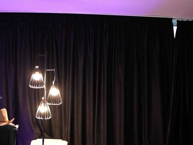 AishaBee live cam on BongaCams