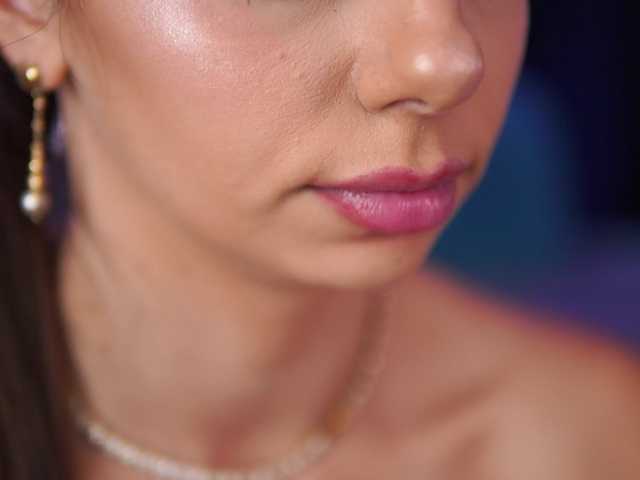 AishaBee live cam on BongaCams
