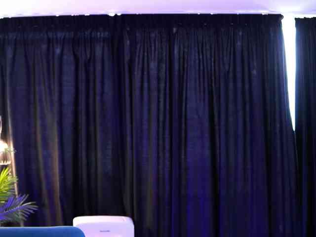 AishaBee webcam