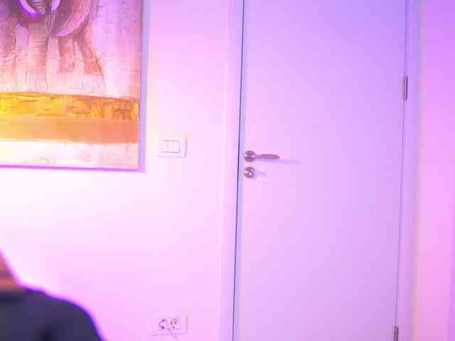 AishaBee webcam