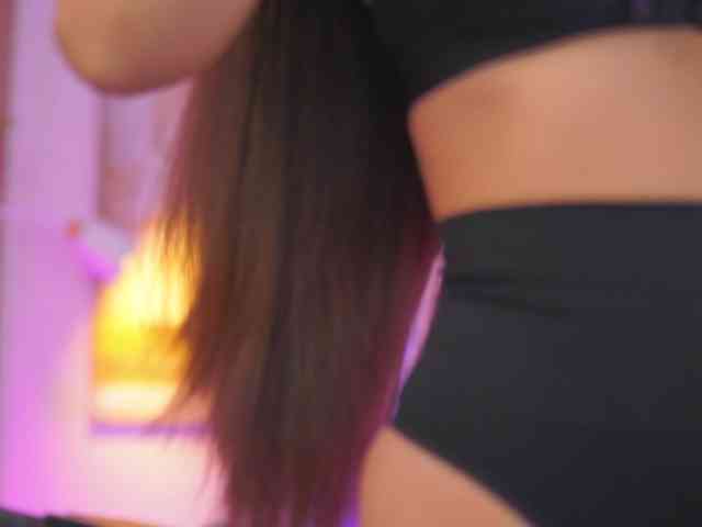 AishaBee webcam